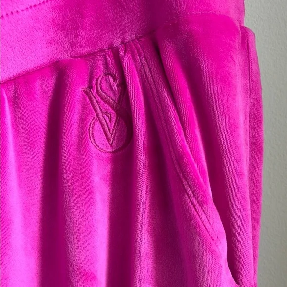 Victoria's Secret Pink Joggers Relaxed Fit - Picture 2 of 3